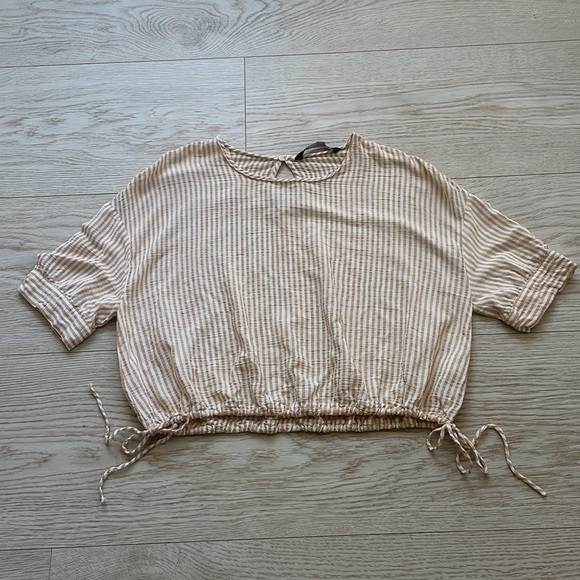 Zara butter yellow and white striped crop top-light, feminine & summery - Picture 4 of 8